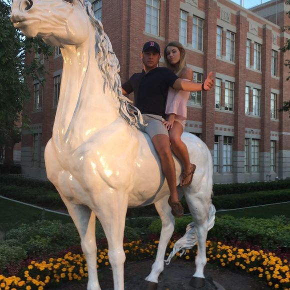 Meet your Posher, Camilo - Picture 1 of 1